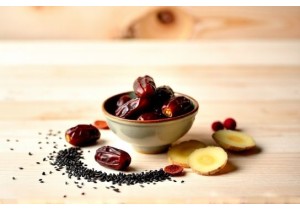 Blood Enriching Recipes with Black Sesame and Red Dates