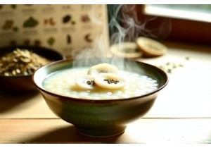Damp Resolving Congee Recipes with Poria Coix and Job